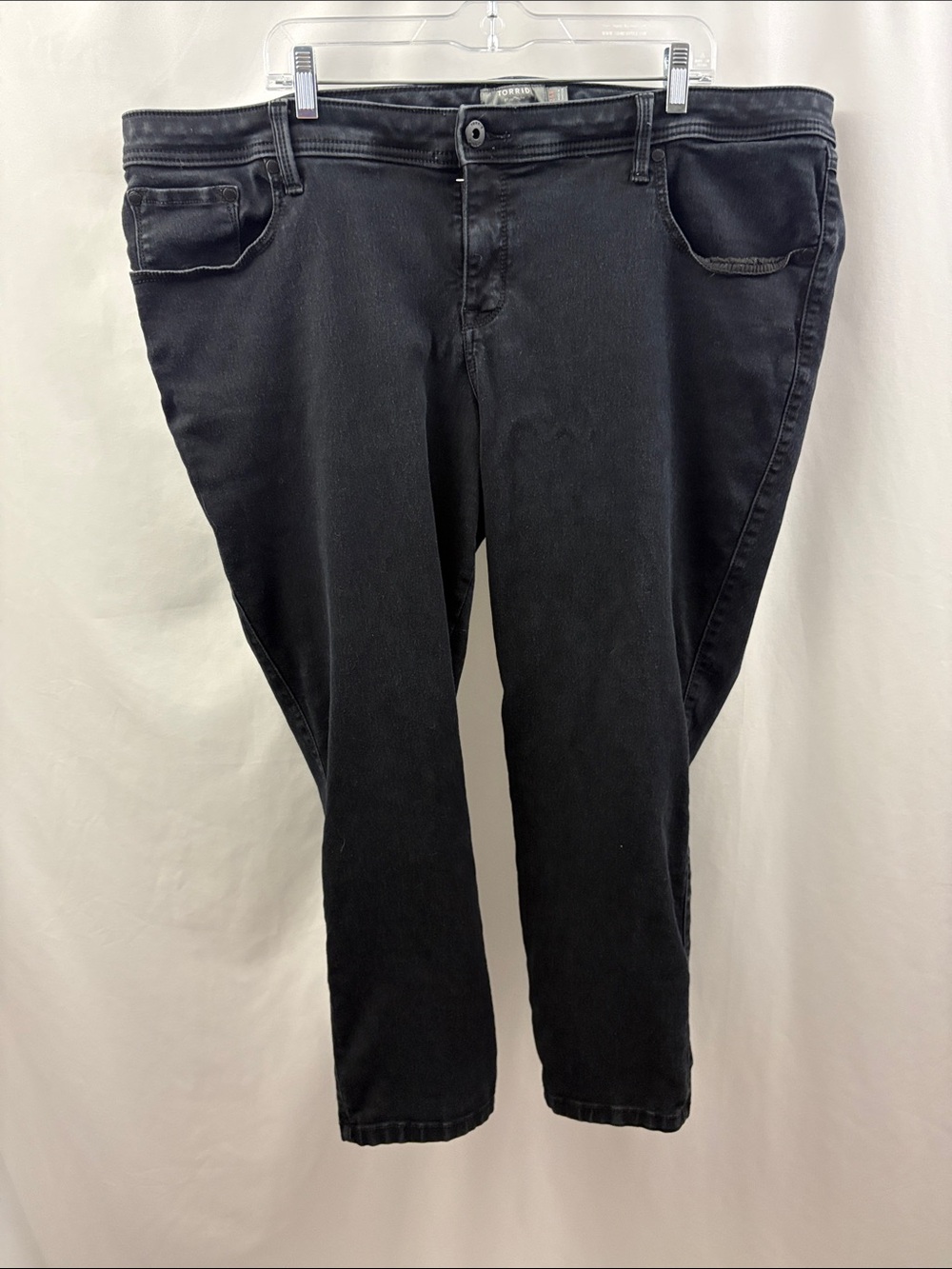 Torrid Women's Luxe Skinny Jeans Sateen Stretch Black Size 24R Plus - Picture 2 of 7